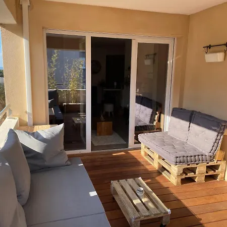 T2 Proche De La Et Au Calme Apartment