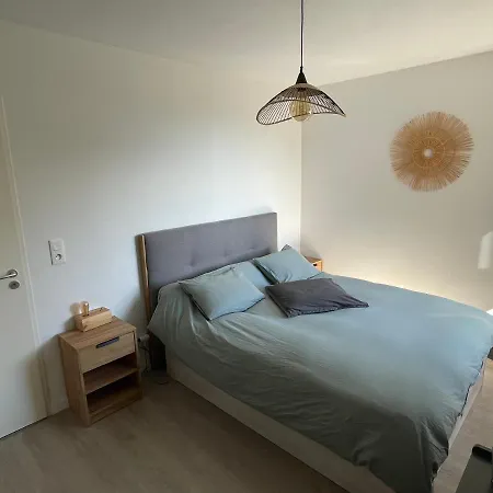 T2 Proche De La Et Au Calme Апартаменти