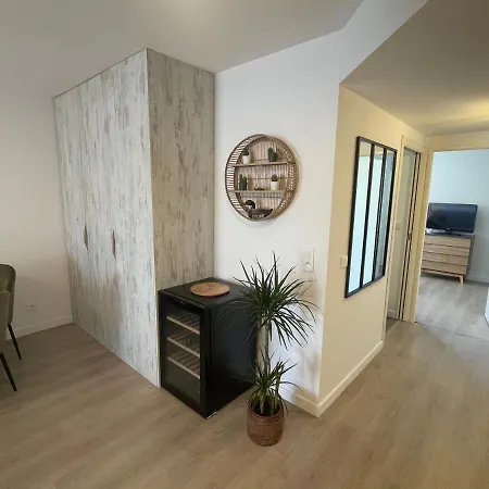 Apartment T2 Proche De La Et Au Calme *