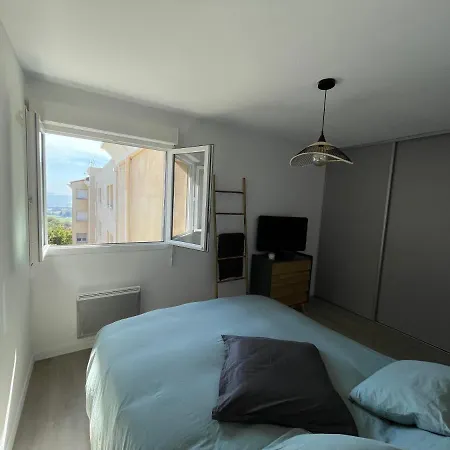 T2 Proche De La Et Au Calme *