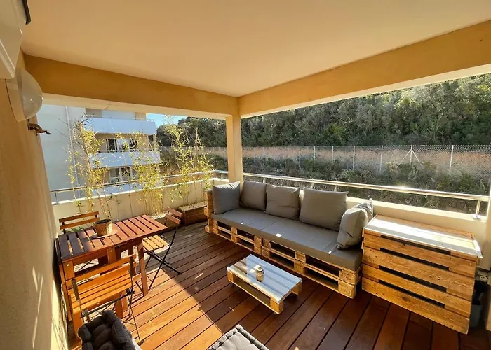 T2 Proche De La Et Au Calme Apartment *