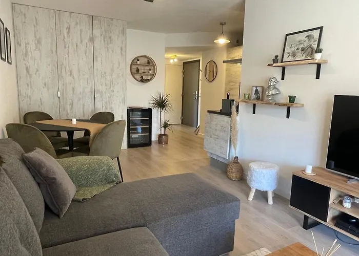 Apartment T2 Proche De La Et Au Calme