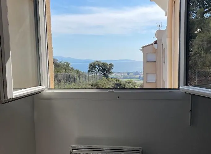 Apartment T2 Proche De La Et Au Calme Ajaccio (Corsica)